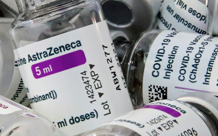 OMS recomienda mantener la aplicación de las vacunas de AstraZeneca