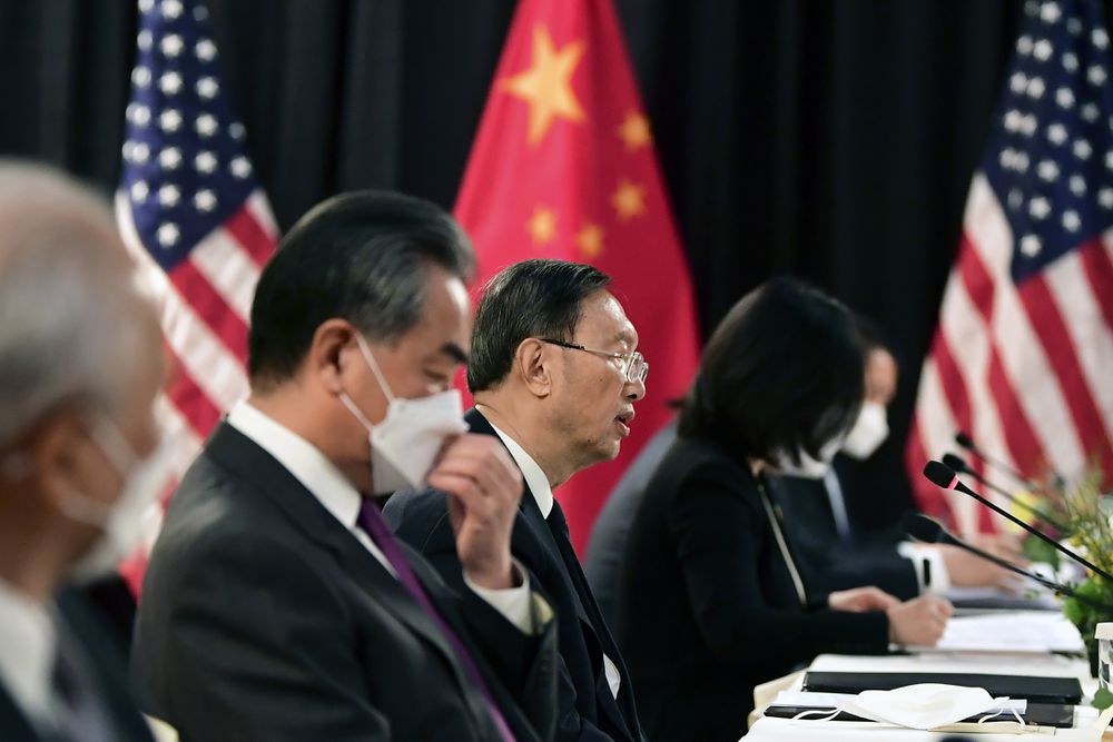 Estados Unidos y China minimizan sus desencuentros  en la primera reunión bilateral de la era Biden en Alaska