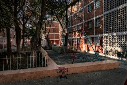 Jardines de la Unidad Habitacional El Cobre de México.