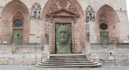 Recreación de la obra de Antonio López sobre las puertas de la catedral. 
