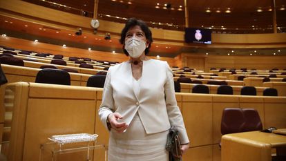 La ministra de Educación, Isabel Celaá, en el Senado en una imagen de archivo.