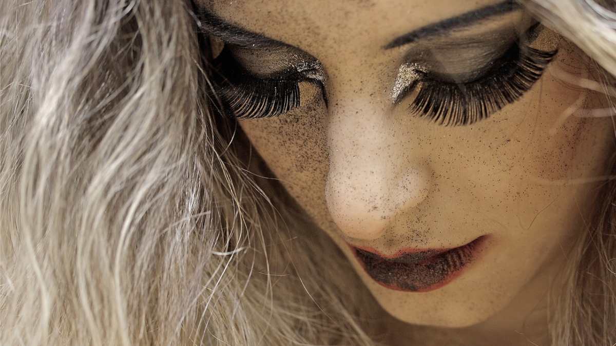 Cómo es el maquillaje inspirado en la serie Euphoria