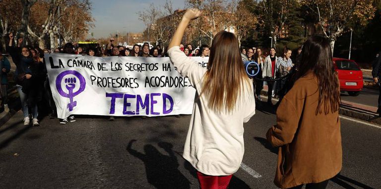 Concentración en la Complutense para denunciar acoso sexual por parte de los profesores, en diciembre de 2019.