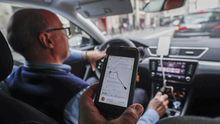 Un coche de Uber, antes de que la empresa retirase sus operaciones la última vez, en enero de 2019.