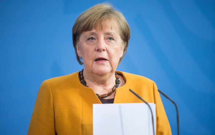 Merkel da marcha atrás al confinamiento de Semana Santa; ‘fue un error’, se disculpa | Video