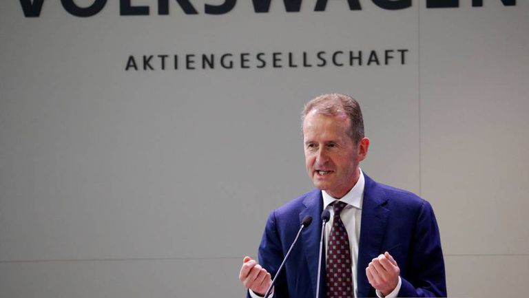Herbert Diess, presidente del grupo Volkswagen, hace dos semanas en la planta de Seat en Martorell.
