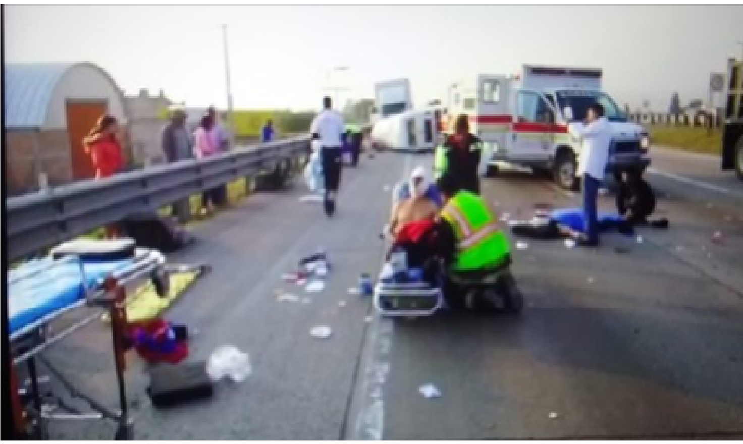 Vuelca camioneta; 7 estudiantes del CONALEP heridos, en autopista México-Querétaro, por Pedro Escobedo