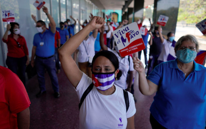 Cubanos celebran día de los trabajadores en medio de pandemia y crisis económica