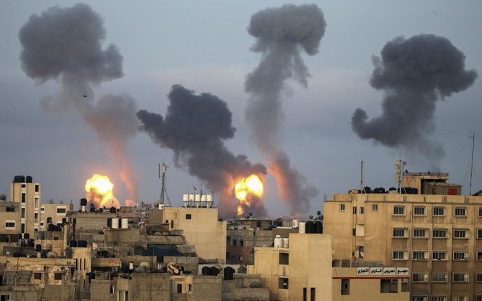 Israel alcanza 130 objetivos en Gaza en respuesta a 200 cohetes recibidos desde la franja