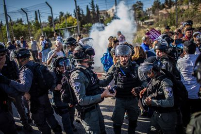 La policía israelí disuelve una protesta contra el desahucio de familias palestinas en el distrito de Sheij Yarrah, el pasado viernes en Jerusalén.