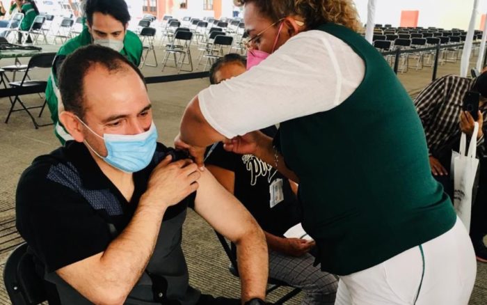 “Esta semana tocó”: Arturo Herrera al mostrar que fue vacunado | Tuit
