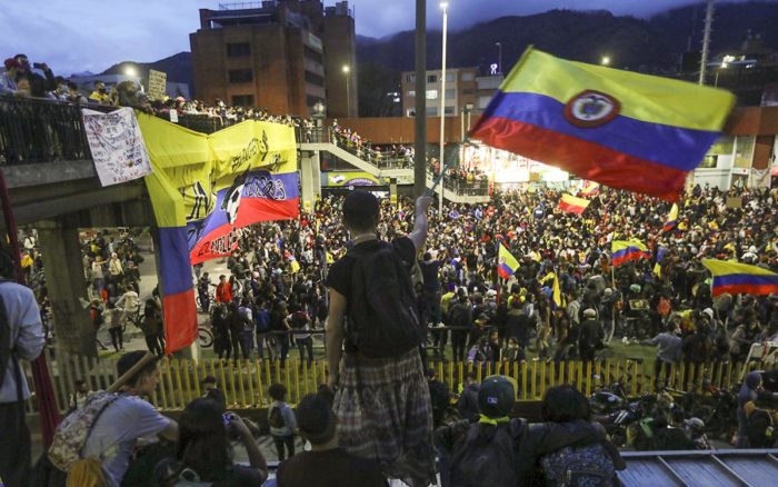 Colombia: Al menos 10 mil personas protestaron en Bogotá contra el gobierno de Iván Duque