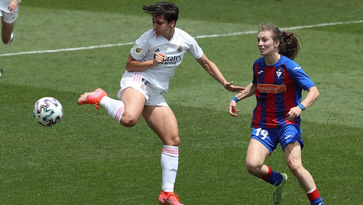 Se cuela un comentario indignante en el Real Madrid-Eibar: “Estas feminazis...”