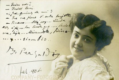 Foto de Isabel Bru, dedicada por Pérez Galdós.