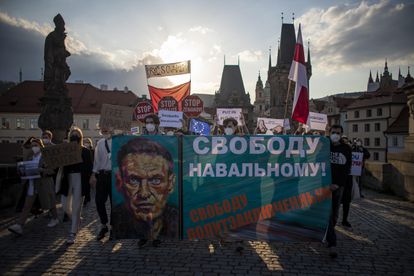 Manifestación en apoyo a Navalni, el  21 de abril en Praga (República Checa).
