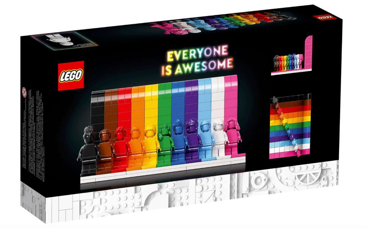LEGO-Everyone-Is-Awesome-Packaging