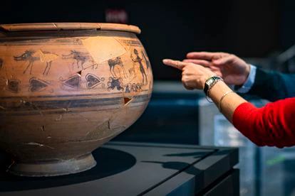 CENTRO BOTÍN.  SANTANDER. SEDE DE LA EXPOSICIÓN "EL PICASSO IBERO" ABRIL 2021.
Trabajos de montaje de la exposición los días previos a la inauguración.