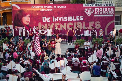 Layda Sansores, candidata de Morena a la gubernatura de Campeche, en un mitin con los jóvenes del Estado.