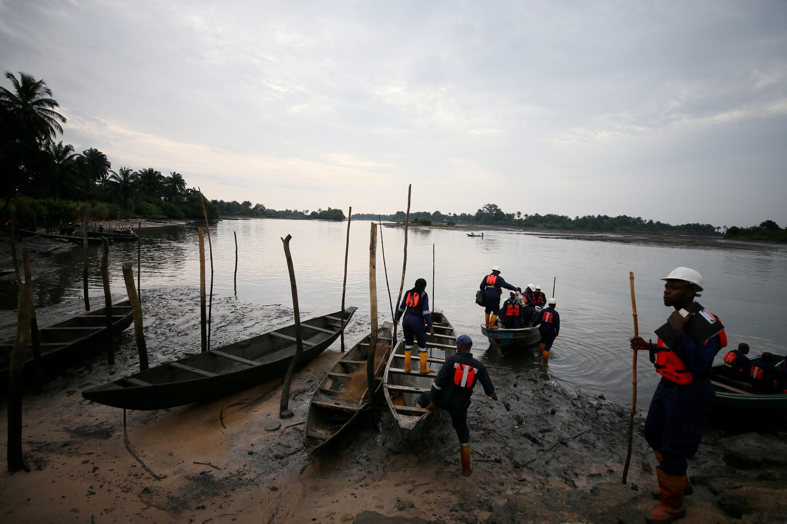 Al menos 150 desaparecidos tras un naufragio en Nigeria