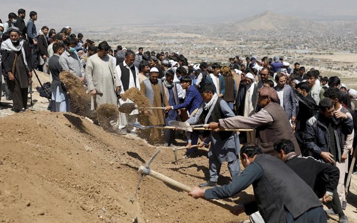 Ascienden a 85 los muertos por el atentado contra una escuela femenina en la capital de Afganistán