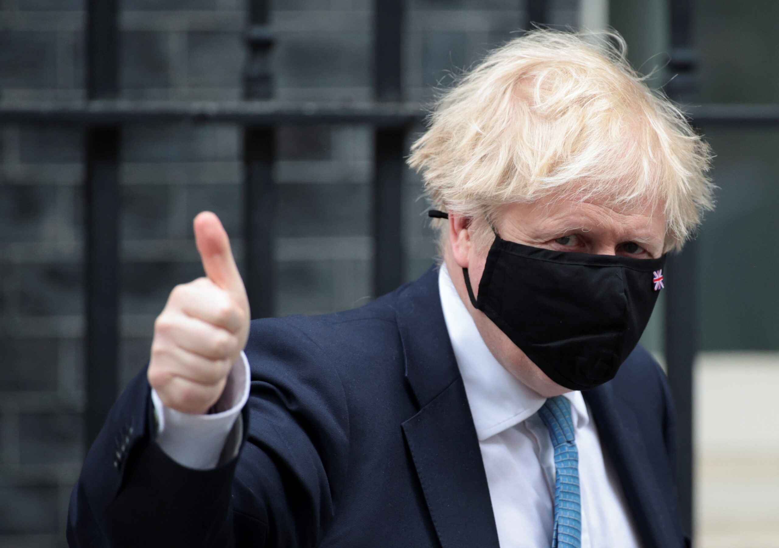 Boris Johnson anuncia una investigación oficial sobre la gestión de la pandemia pero la retrasa un año