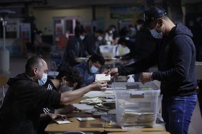 Chile comienza a contar los votos con la gran incógnita de los datos de participación