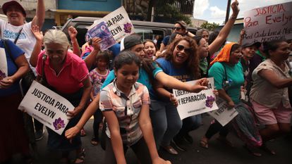 El Parlamento de El Salvador archiva una propuesta para despenalizar el aborto