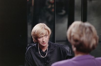 La escritora Françoise Sagan, durante una entrevista en la televisión francesa en 1990.