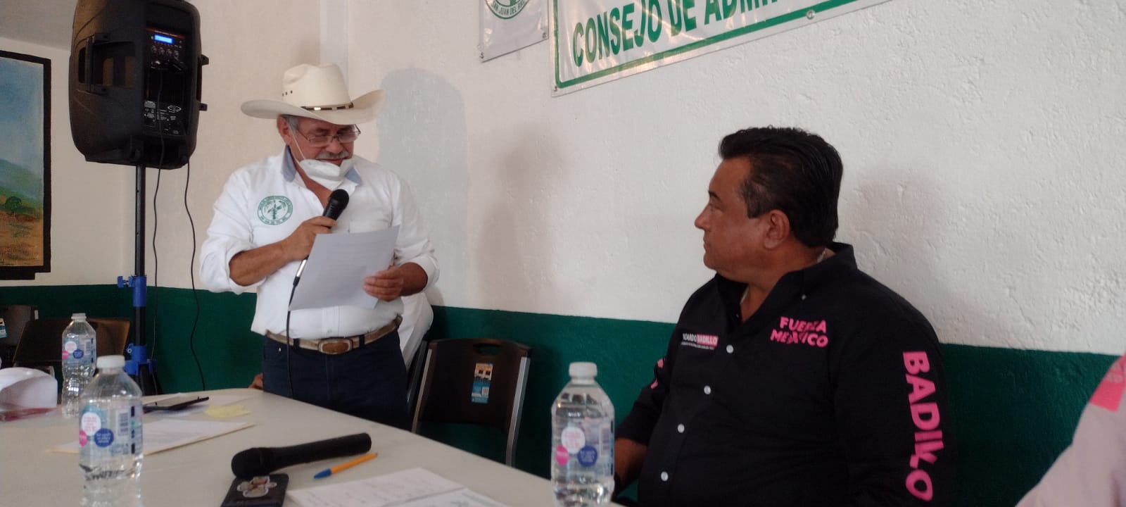 Firma convenio Ricardo Badillo con ejidatarios de la Unión “López Mateos”