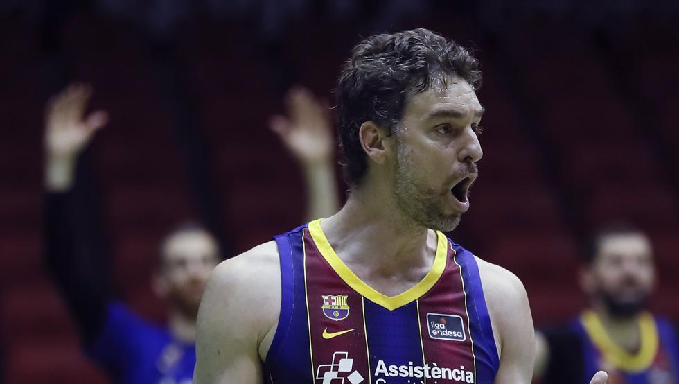 Gasol y Mirotic tiraron del Barça en el primer tiempo ante el Armani