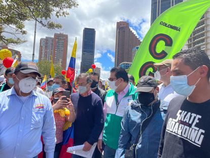 Gustavo Petro se suma a los manifestantes en Colombia