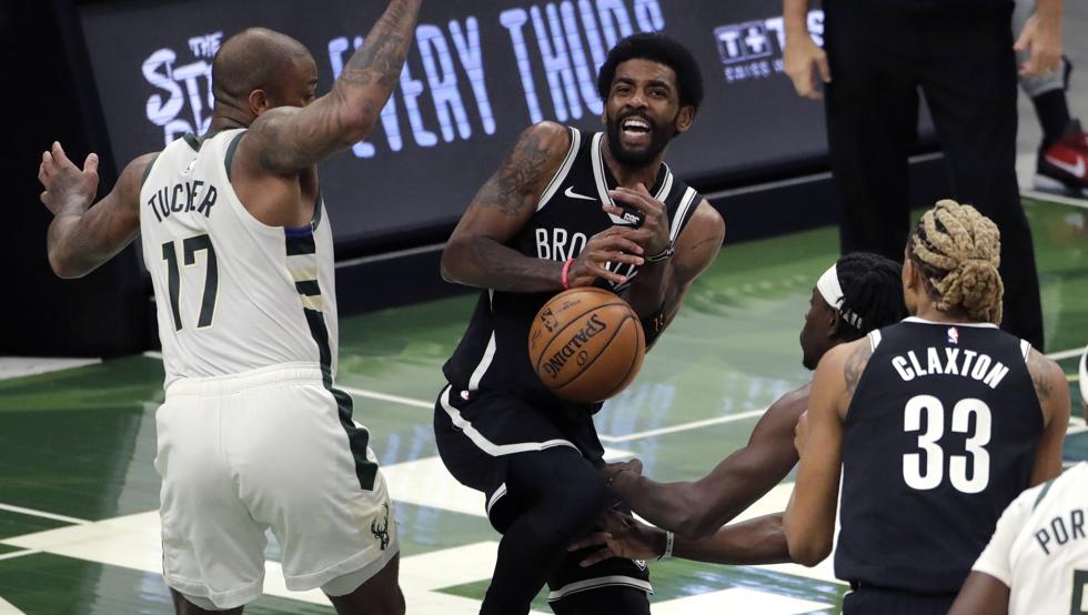 La NBA multa a los Nets e Irving con 35.000 dólares por negarse a hablar con los medios