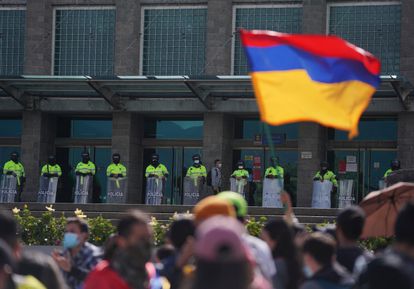 La violencia represiva en Colombia renueva el clamor por una reforma de la policía