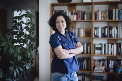 La escritora Pilar Quintana, en su casa en Cali tras ganar el Premio Alfaguara el 21 de enero de 2021.