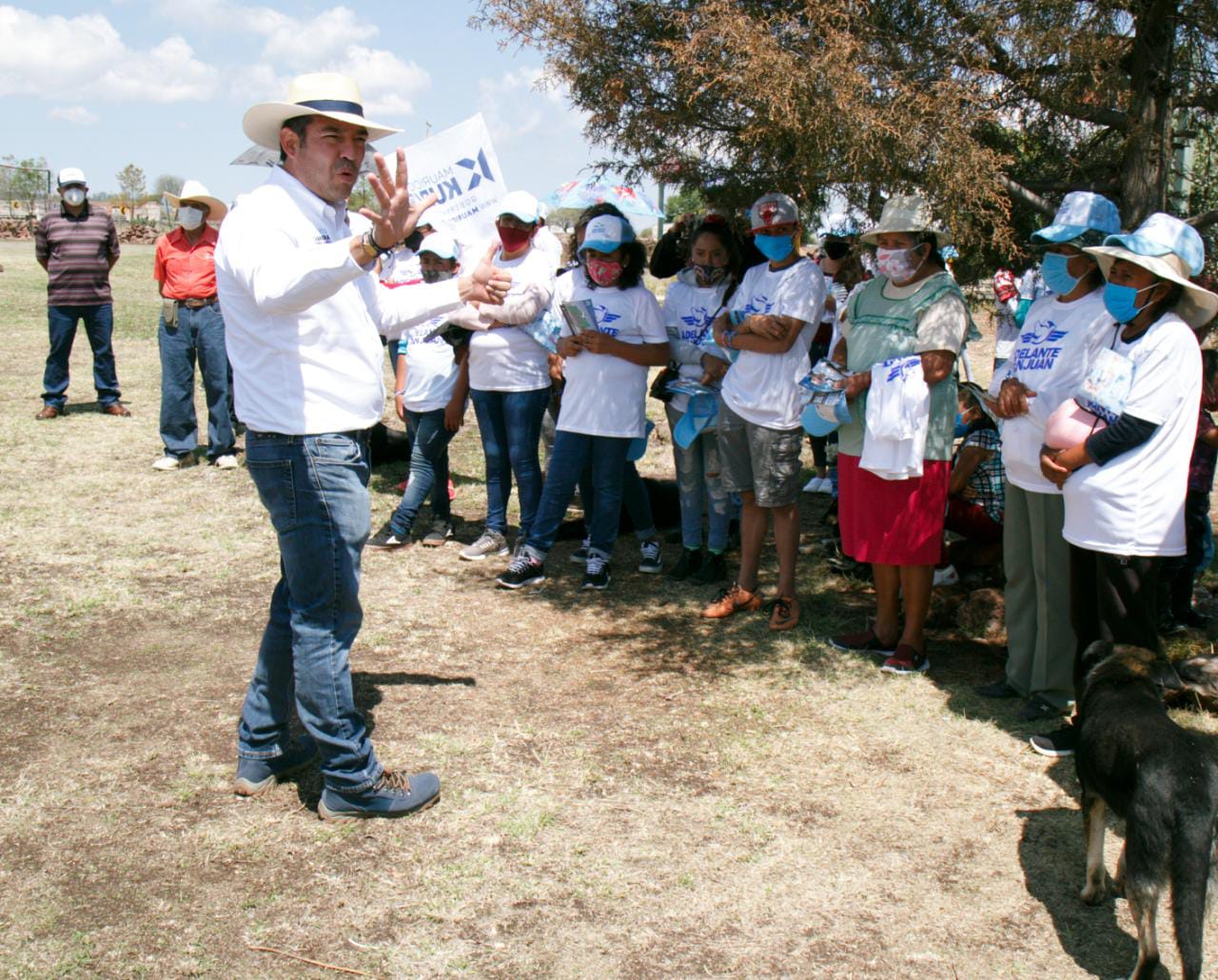 Roberto Cabrera ofrece obras, movilidad y conexión en las comunidades de San Juan