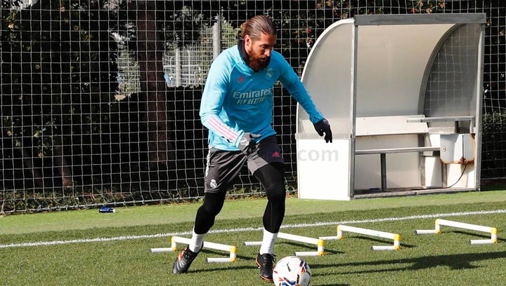 Sergio Ramos entrena en Valdebebas