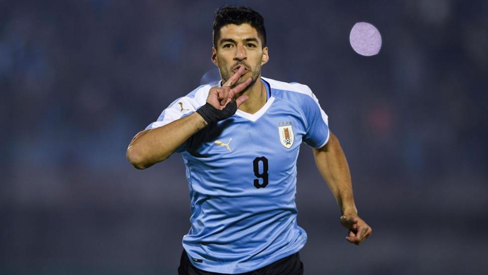 Uruguay convoca a tres futbolistas del Atlético