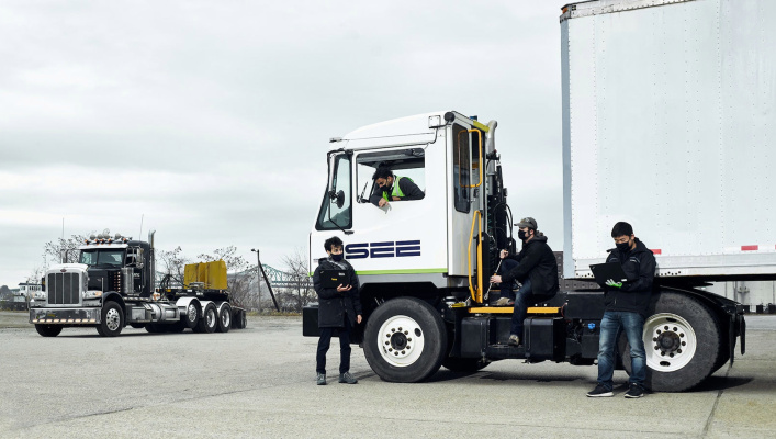 ISEE brinda autonomía a los centros de envío con camiones de patio autónomos