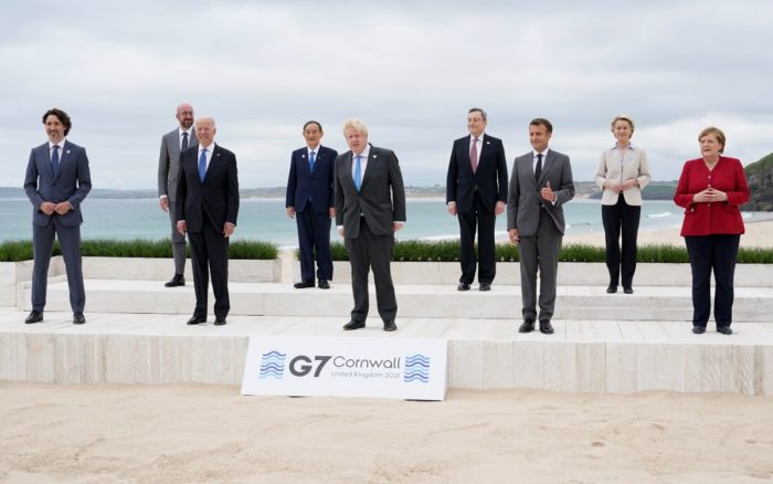 Líderes del mundo (G7) se toman la foto con sana distancia pero ya sin cubrebocas | Galería
