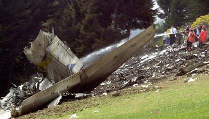 Restos del avión militar Yakolev 42 en el que regresaban de Afganistán 62 militares en mayo de 2003.