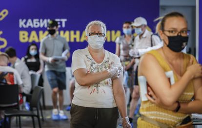 Centro de vacunación para la vacuna Sputnik V, en un centro comercial de Moscú, el pasado viernes. 