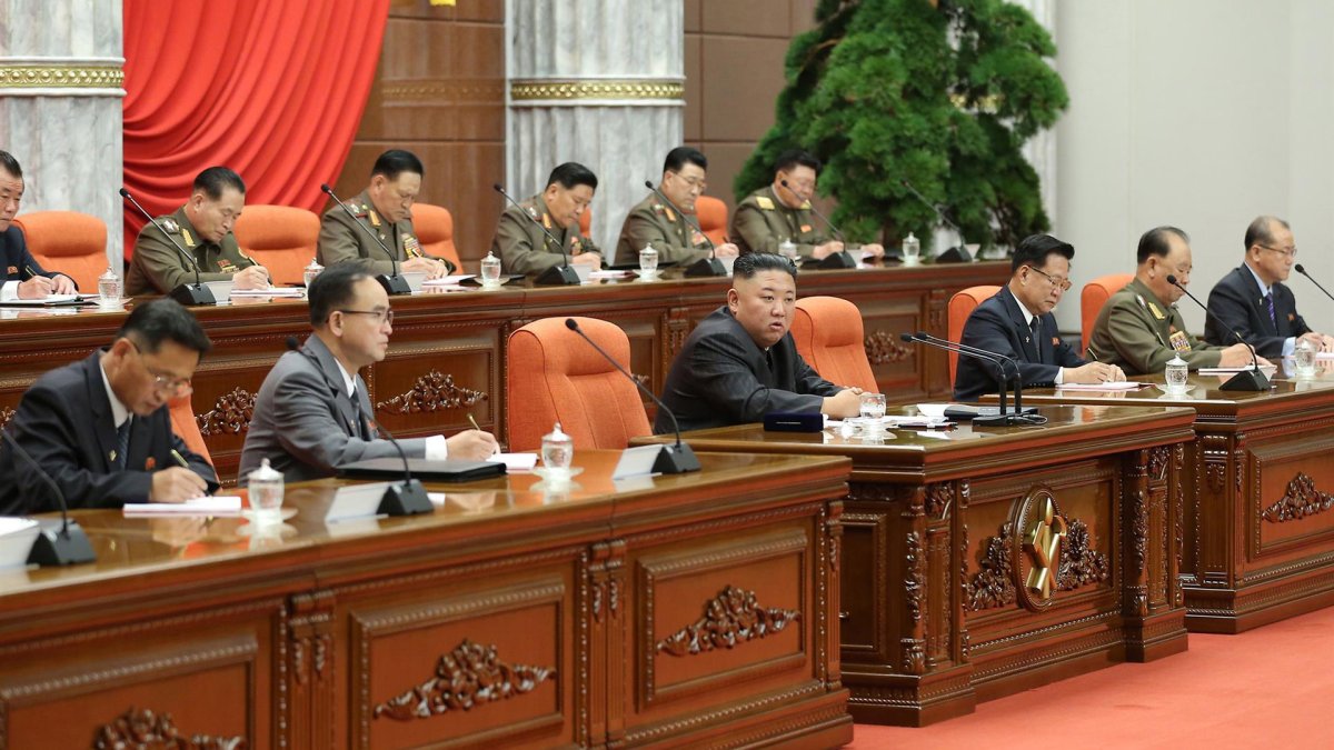El misterio del COVID-19 en Corea del Norte: Kim Jong Un culpa a altos cargos de una “gran crisis”