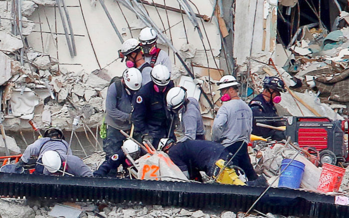A casi una semana del derrumbe de un edificio en Miami, se eleva a 16 la cifra de muertos