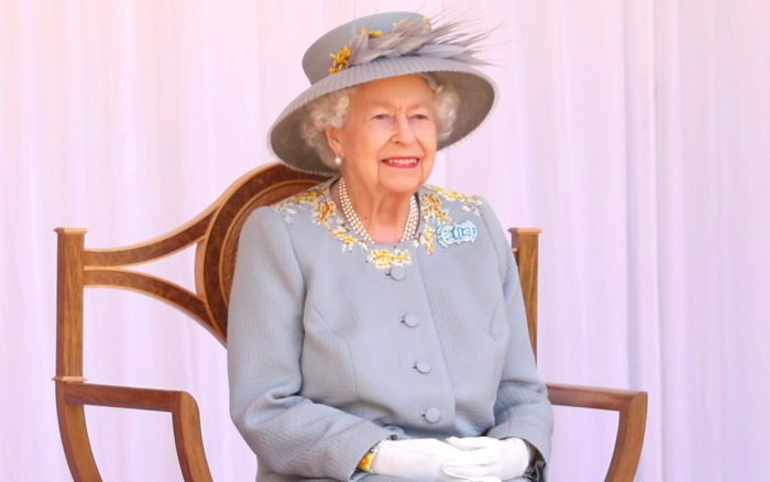 Celebra la Reina Isabel II su cumpleaños oficial