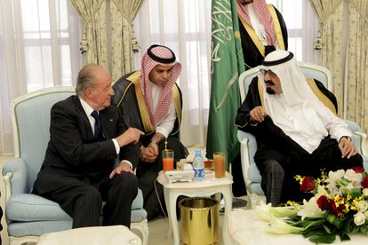 Juan Carlos I en un viaje a Taif (Arabia Saudí) para dar el pésame al rey de Arabia Saudí Abdalá bin Abdelaziz en 2012.
