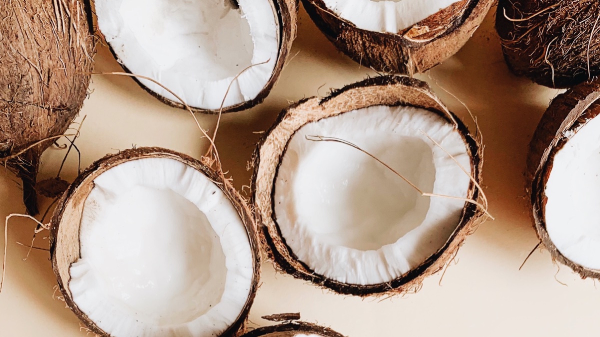 Este verano prepara tu propio desodorante natural con aceite de coco