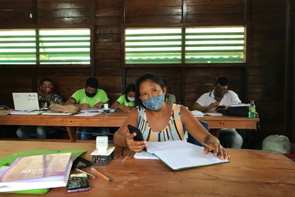 Luciane do Nascimento, vecina de la aldeã de Punã, alumna del curso de técnico en gestión de desarrollo sostenible de la Fundação Amazonia Sustentavel y madre de ocho hijos.
