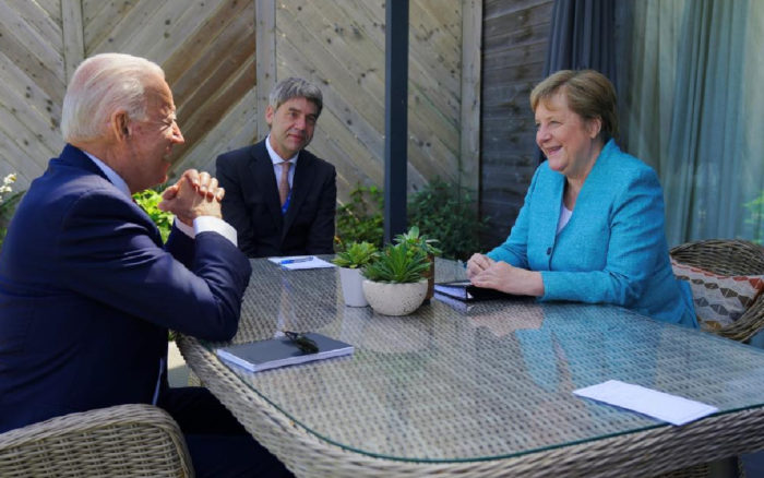 Merkel y Biden mantienen su primer encuentro bilateral en persona durante la cumbre del G7