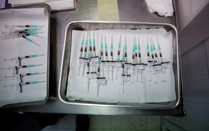Plan mundial de vacunas Covax enfrenta reforma por desdén de ricos y decepción de pobres
