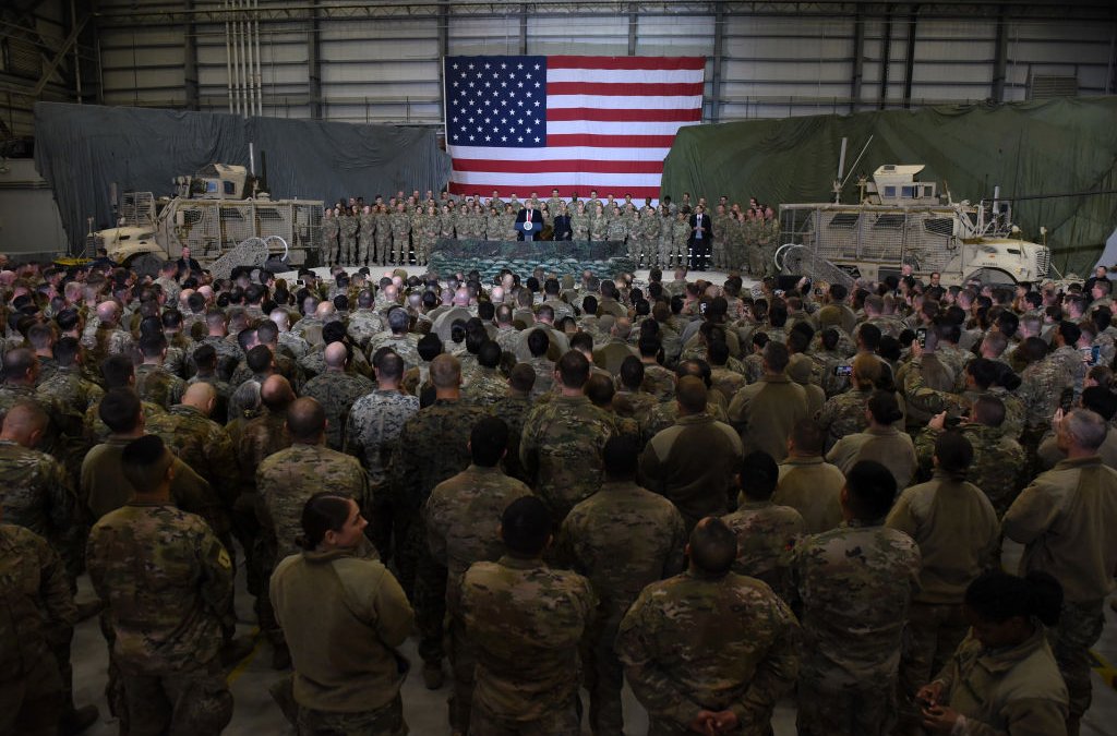 EEUU entrega base militar en Afganistán, epicentro de su guerra para derrocar a los talibanes